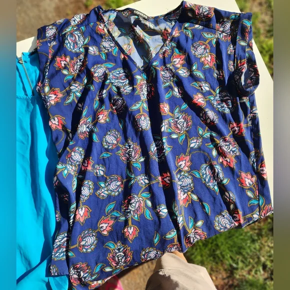 Express Blouse Bundle - Picture 2 of 4
